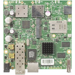 MikroTik RB922UAGS-5HPacD Плата, 720MHz CPU, 128MB RAM, 1xGigabit LAN, USB, 1xSFP, miniPCIe, SIM slot, 5Ghz 802.11a/c, 2x2 MIMO, 2xMMCX, RouterOS L4