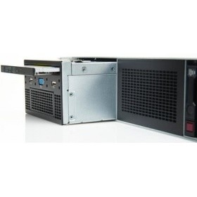 HPE DL38X Gen10 Universal Media Bay Kit (for Box1: 1xDP, 2xUSB2.0, optional 2xSFFHDD and 1xODD (DVD-R or DVD-RW)) not avail. w/LFF&amp;24SFF (826708-B21)